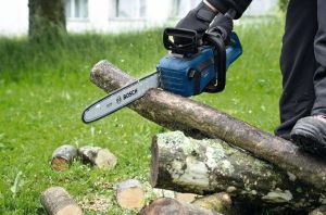 Bosch GKE 18V-40 Akülü Zincirli Ağaç Kesme Makinesi (SOLO) - 06008D3000